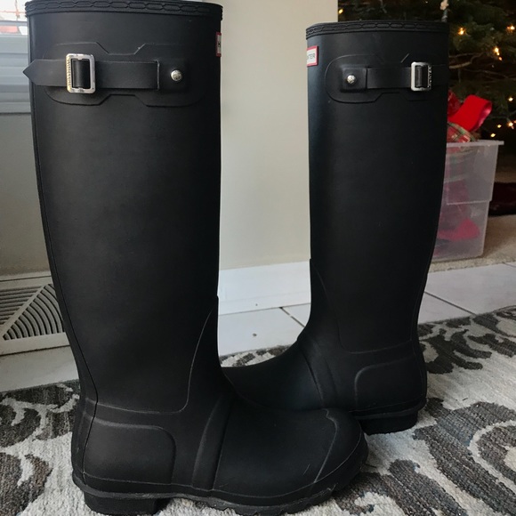Matte Black Tall Hunter Rainboots - Picture 3 of 7